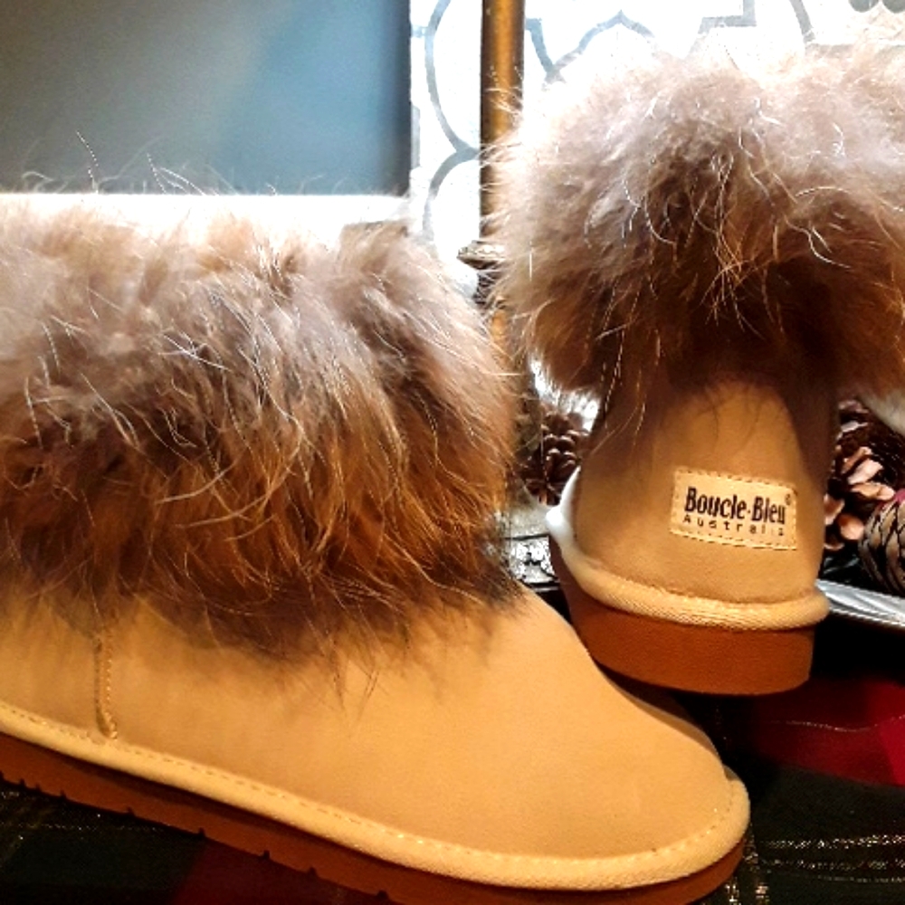 REDUCED !!genuine Fox Fur and Suede Boots 9